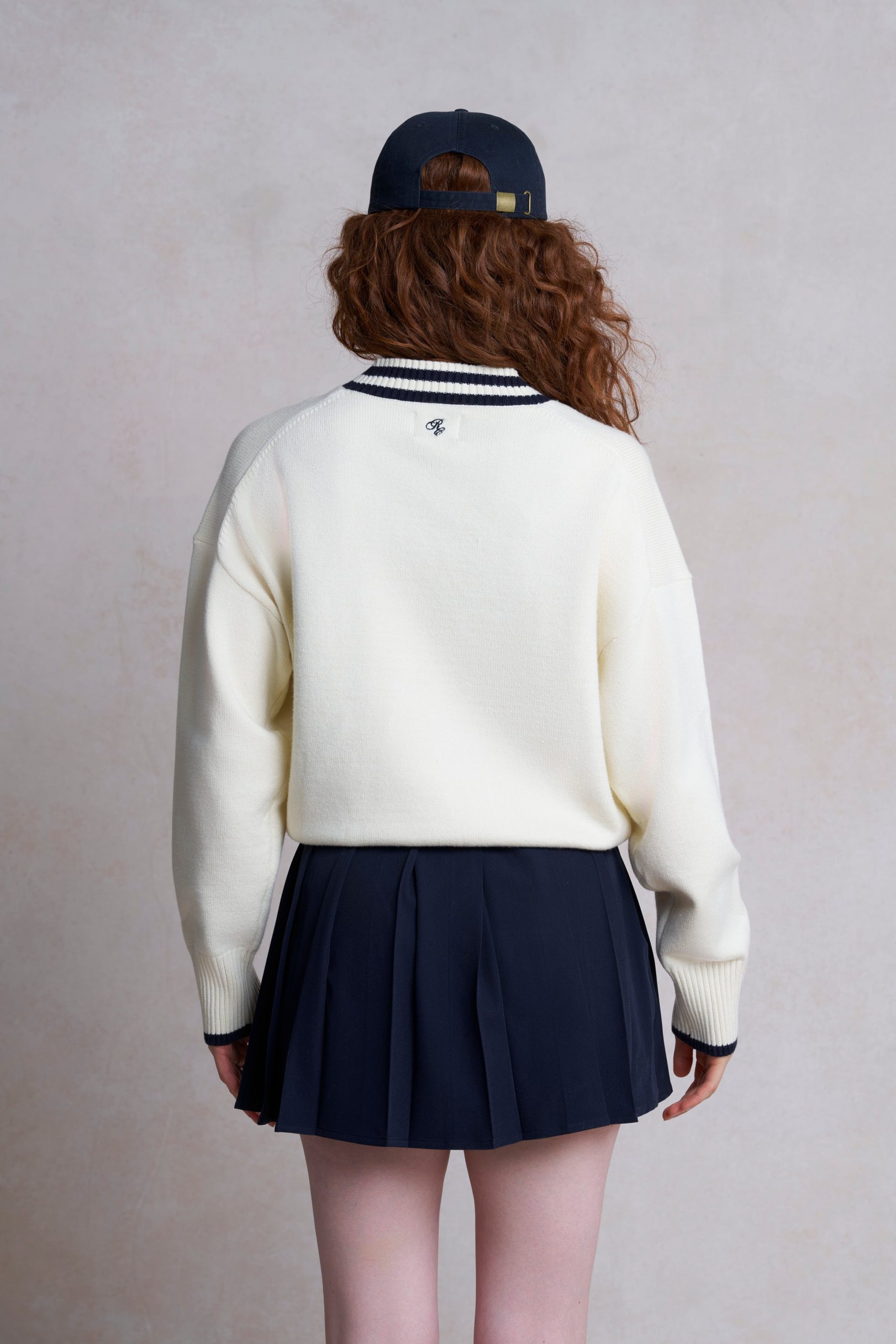 Betty V-neck Jumper